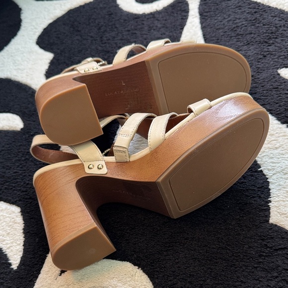 Brad new Lucky Brand Women's Tan Strappy Sandals - Picture 6 of 7